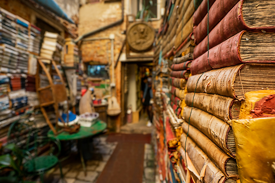 2platz buecher raphaela 20210512 1182041591